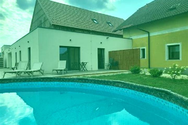 10 escort profiles in Bistrica ob Dravi, Slovenia. Browse companions, services, rates and book online. Incall and outcall available.