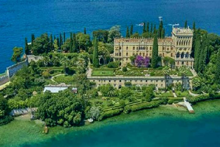 10 escort profiles in Cavazzo Carnico, Italy. Browse companions, services, rates and book online. Incall and outcall available.