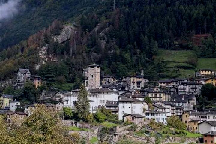 10 escort profiles in Gromo, Italy. Browse companions, services, rates and book online. Incall and outcall available.