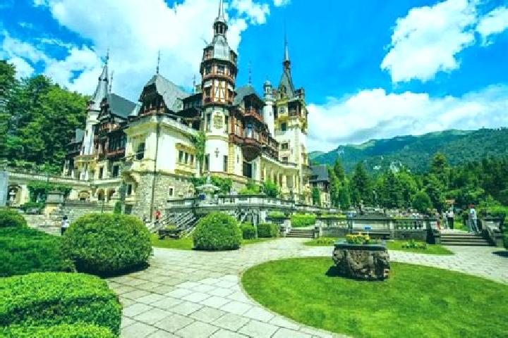 10 escort profiles in Peles, Romania. Browse companions, services, rates and book online. Incall and outcall available.