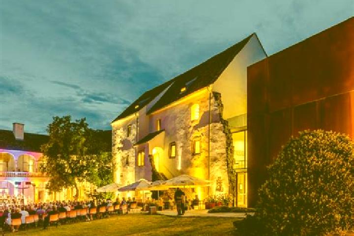10 escort profiles in Rohrbach an der Lafnitz, Austria. Browse companions, services, rates and book online. Incall and outcall available.