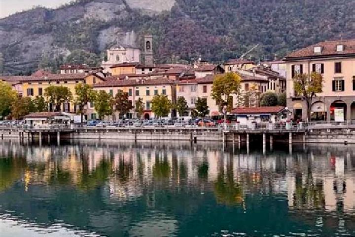 10 escort profiles in Sarnico, Italy. Browse companions, services, rates and book online. Incall and outcall available.