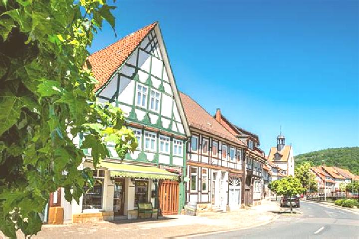 11 escort profiles in Bad Salzdetfurth, Germany. Browse companions, services, rates and book online. Incall and outcall available.