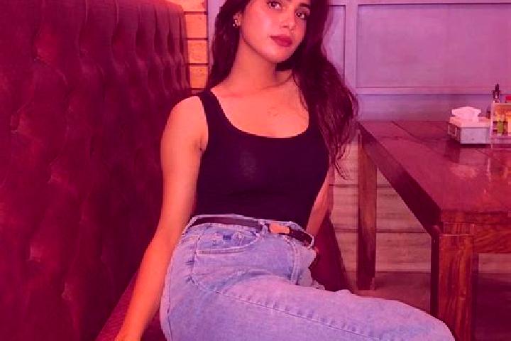 11 escort profiles in Idaiyarpalaiyam, India. Browse companions, services, rates and book online. Incall and outcall available.
