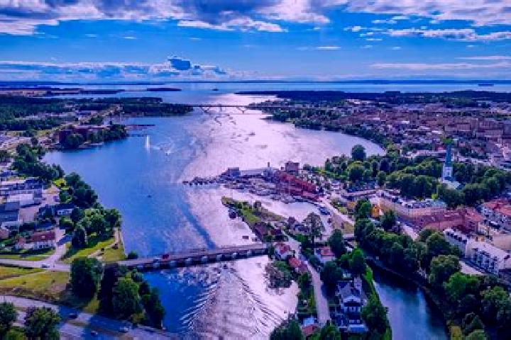 11 escort profiles in Motala, Sweden. Browse companions, services, rates and book online. Incall and outcall available.