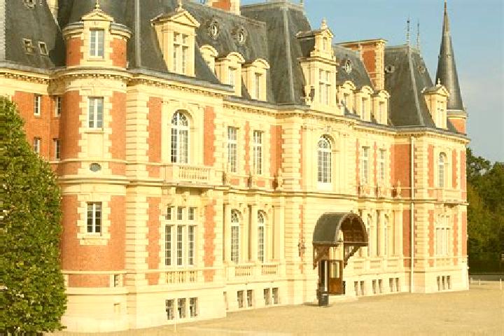 11 escort profiles in Nouans-les-Fontaines, France. Browse companions, services, rates and book online. Incall and outcall available.
