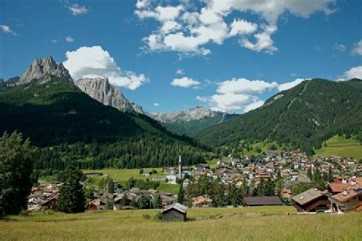 11 escort profiles in Pozza di Fassa, Italy. Browse companions, services, rates and book online. Incall and outcall available.