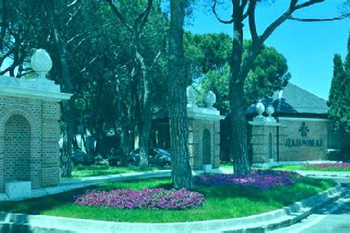 11 escort profiles in San Pablo de la Moraleja, Spain. Browse companions, services, rates and book online. Incall and outcall available.