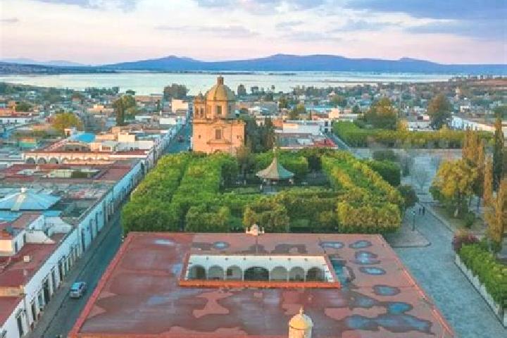 11 escort profiles in Tirindaro, Mexico. Browse companions, services, rates and book online. Incall and outcall available.