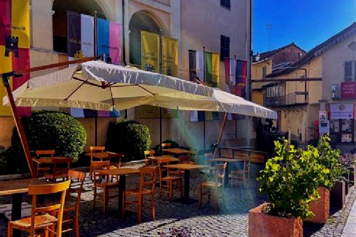 11 escort profiles in Vedano Olona, Italy. Browse companions, services, rates and book online. Incall and outcall available.