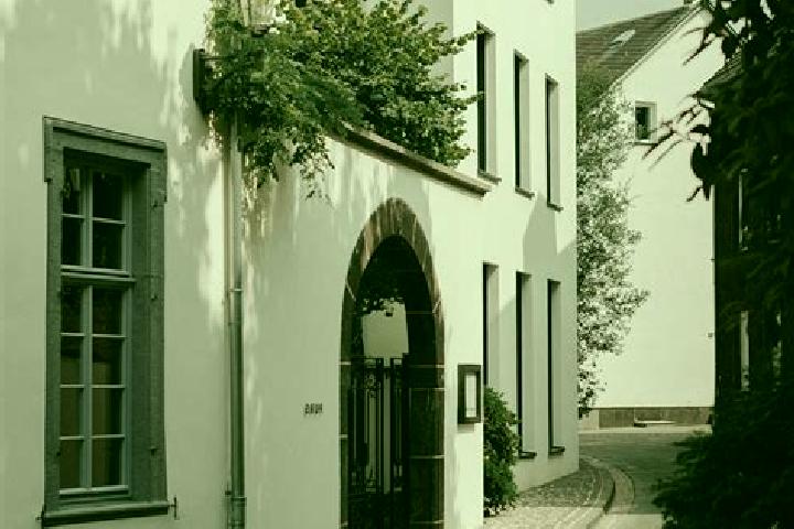 12 escort profiles in Darscheid, Germany. Browse companions, services, rates and book online. Incall and outcall available.