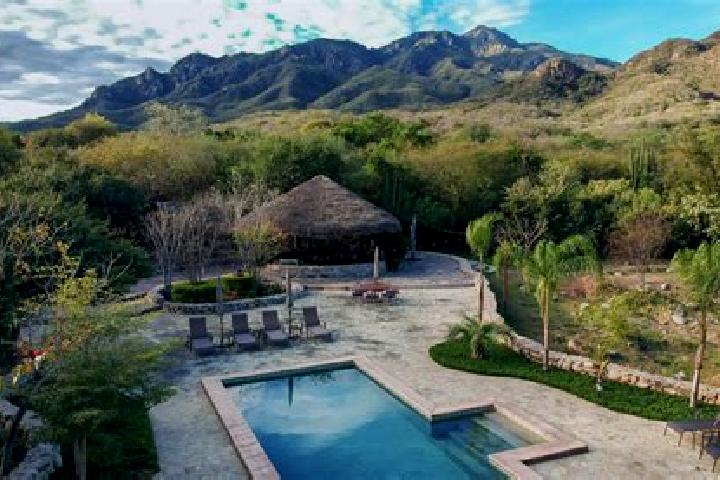 12 escort profiles in El Pedregal, Mexico. Browse companions, services, rates and book online. Incall and outcall available.