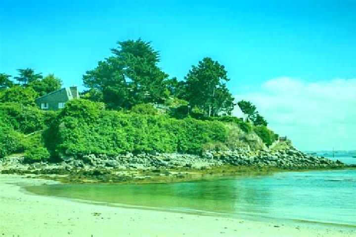 12 escort profiles in Groix, France. Browse companions, services, rates and book online. Incall and outcall available.