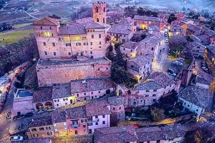 12 escort profiles in Longiano, Italy. Browse companions, services, rates and book online. Incall and outcall available.