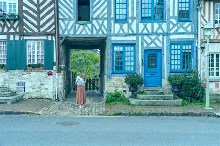 12 escort profiles in Moulle, France. Browse companions, services, rates and book online. Incall and outcall available.