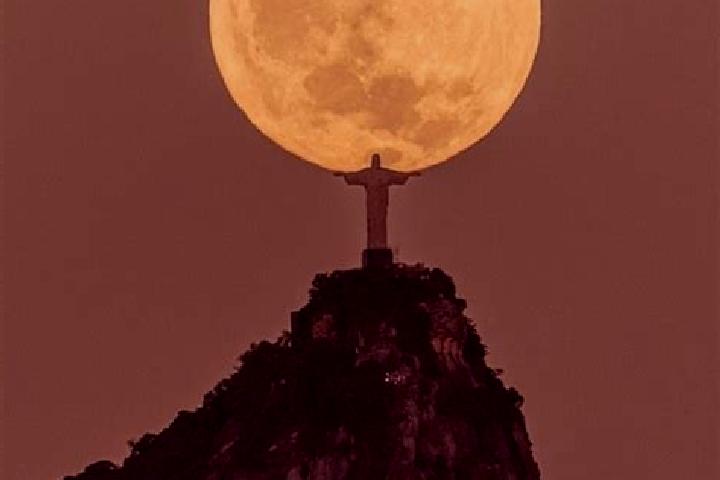 12 escort profiles in Rio de Janeiro, Brazil. Browse companions, services, rates and book online. Incall and outcall available.