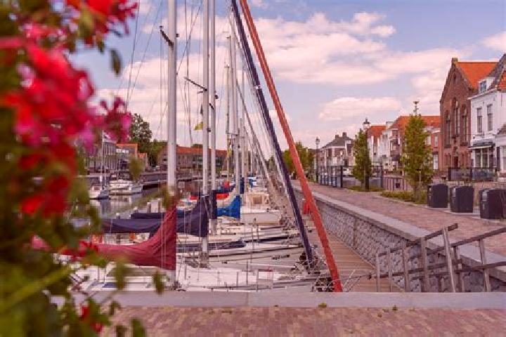 13 escort profiles in Brouwershaven, Netherlands. Browse companions, services, rates and book online. Incall and outcall available.
