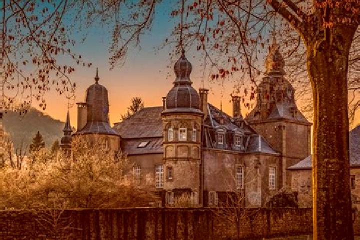 13 escort profiles in Pettendorf, Germany. Browse companions, services, rates and book online. Incall and outcall available.
