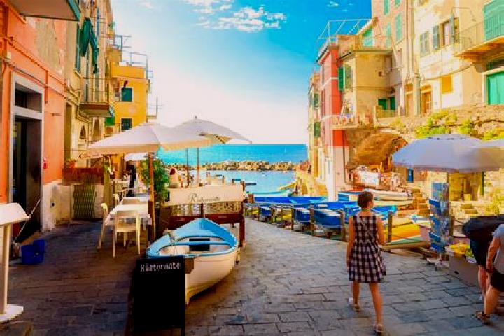 13 escort profiles in Riomaggiore, Italy. Browse companions, services, rates and book online. Incall and outcall available.