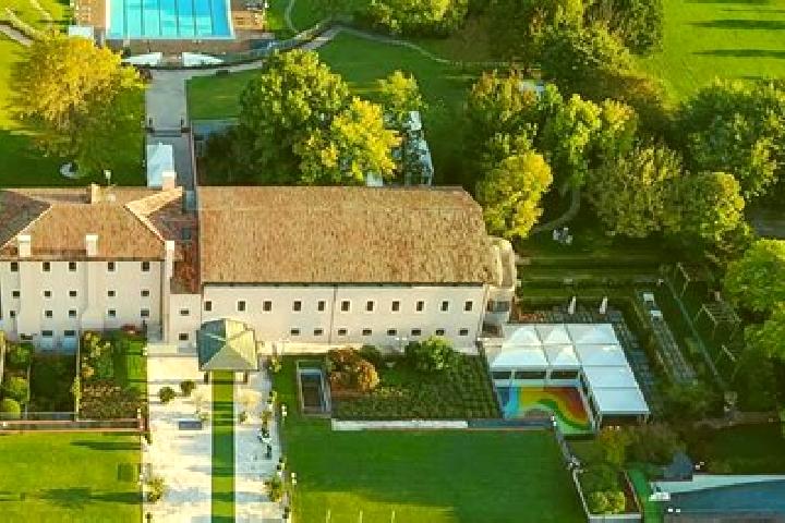 13 escort profiles in Santa Giustina in Colle, Italy. Browse companions, services, rates and book online. Incall and outcall available.