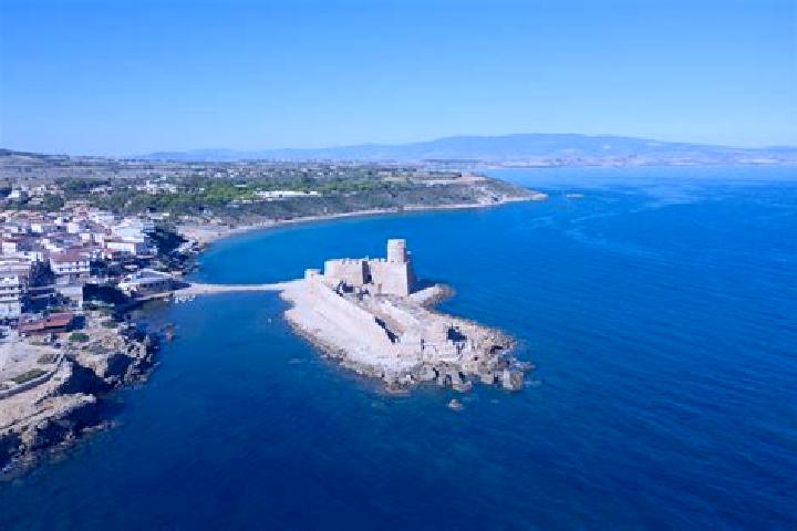 13 escort profiles in Simeri Mare, Italy. Browse companions, services, rates and book online. Incall and outcall available.