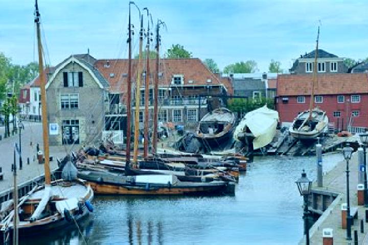13 escort profiles in Spakenburg, Netherlands. Browse companions, services, rates and book online. Incall and outcall available.