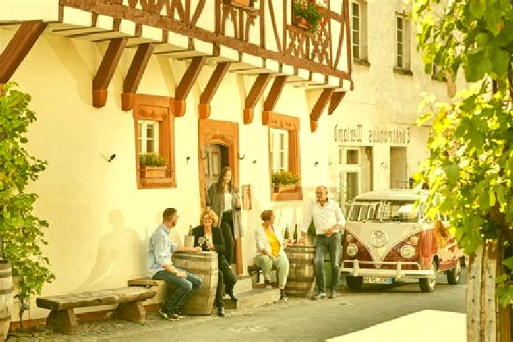 13 escort profiles in Zeltingen-Rachtig, Germany. Browse companions, services, rates and book online. Incall and outcall available.
