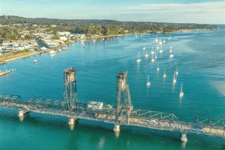 14 escort profiles in Batemans Bay, Australia. Browse companions, services, rates and book online. Incall and outcall available.