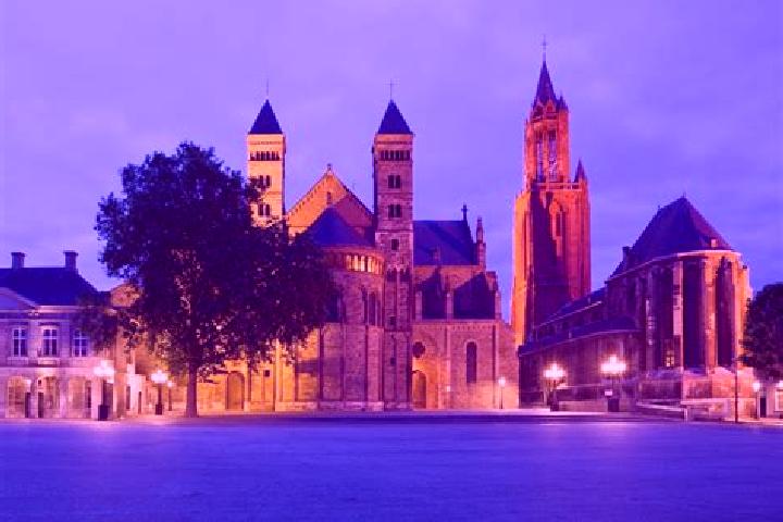 14 escort profiles in Maaspoort, Netherlands. Browse companions, services, rates and book online. Incall and outcall available.