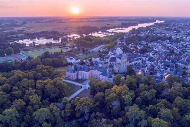 14 escort profiles in Meung-sur-Loire, France. Browse companions, services, rates and book online. Incall and outcall available.