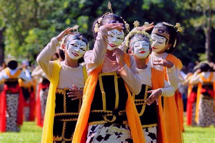 15 escort profiles in Banjar Tegal, Indonesia. Browse companions, services, rates and book online. Incall and outcall available.