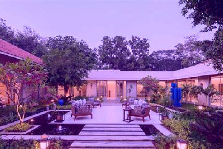 15 escort profiles in Damnagar, India. Browse companions, services, rates and book online. Incall and outcall available.