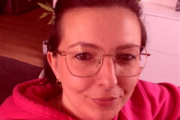 15 escort profiles in Grossbreitenbach, Germany. Browse companions, services, rates and book online. Incall and outcall available.