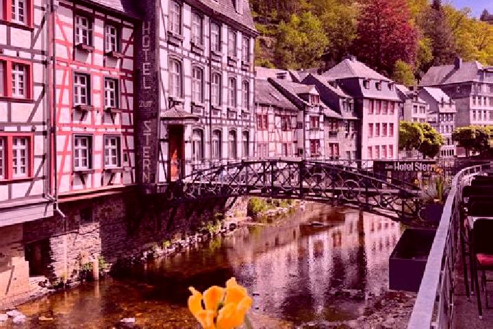 15 escort profiles in Mochau, Germany. Browse companions, services, rates and book online. Incall and outcall available.