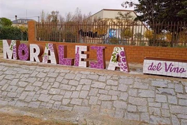 15 escort profiles in Moraleja del Vino, Spain. Browse companions, services, rates and book online. Incall and outcall available.