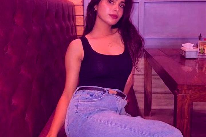 15 escort profiles in Sirukkaveripakkam, India. Browse companions, services, rates and book online. Incall and outcall available.