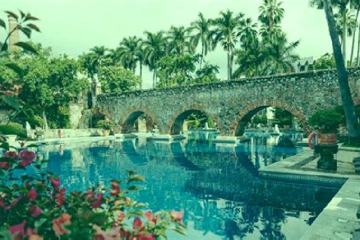 6 escort profiles in Ex-Hacienda del Copal, Mexico. Browse companions, services, rates and book online. Incall and outcall available.
