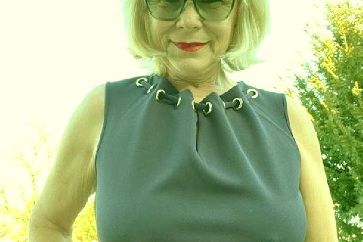 6 escort profiles in Grans, France. Browse companions, services, rates and book online. Incall and outcall available.