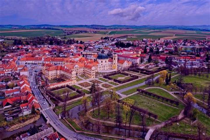6 escort profiles in Jaromerice nad Rokytnou, Czech Republic. Browse companions, services, rates and book online. Incall and outcall available.