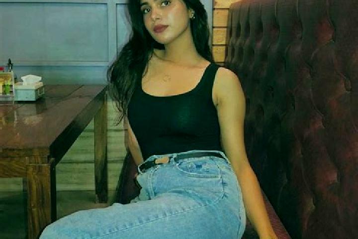 6 escort profiles in Kodamthuruth, India. Browse companions, services, rates and book online. Incall and outcall available.