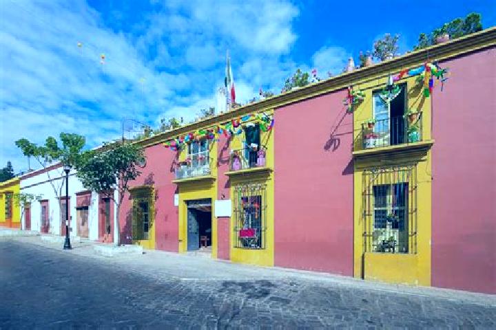 6 escort profiles in Paso del Jiote, Mexico. Browse companions, services, rates and book online. Incall and outcall available.