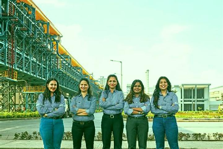 6 escort profiles in Raigarh, India. Browse companions, services, rates and book online. Incall and outcall available.