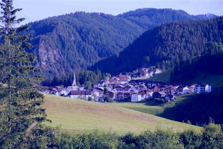 6 escort profiles in San Martino in Badia, Italy. Browse companions, services, rates and book online. Incall and outcall available.