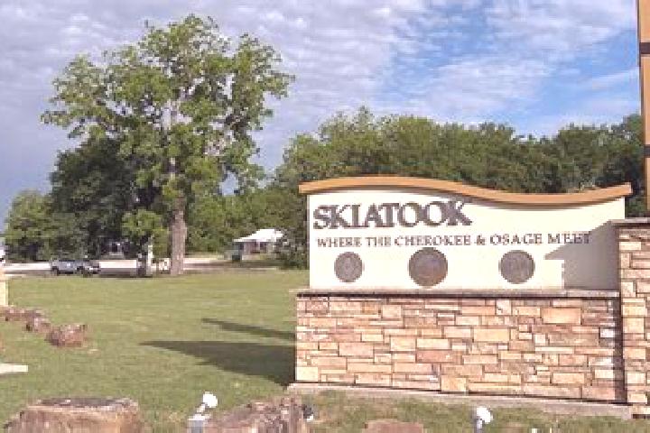 6 escort profiles in Skiatook, United States. Browse companions, services, rates and book online. Incall and outcall available.