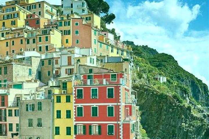 6 escort profiles in Spezzano Albanese, Italy. Browse companions, services, rates and book online. Incall and outcall available.