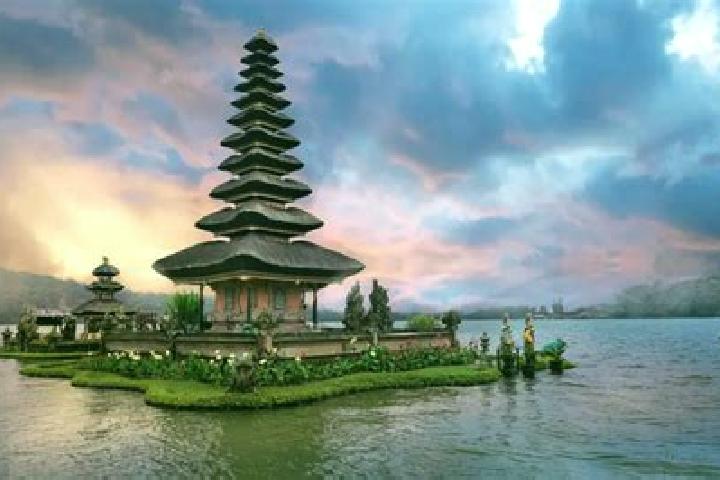 6 escort profiles in Sukasada, Indonesia. Browse companions, services, rates and book online. Incall and outcall available.