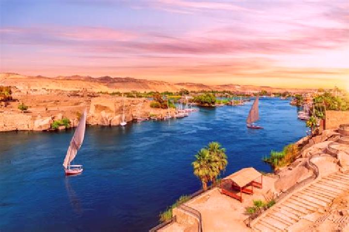 7 escort profiles in Fuwwah, Egypt. Browse companions, services, rates and book online. Incall and outcall available.