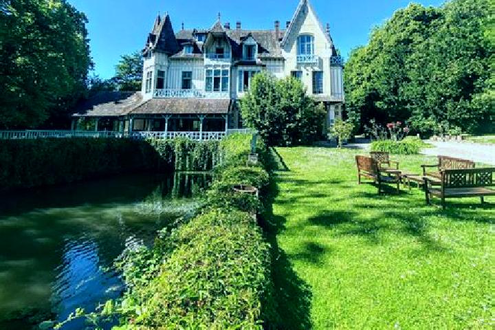 7 escort profiles in Isneauville, France. Browse companions, services, rates and book online. Incall and outcall available.