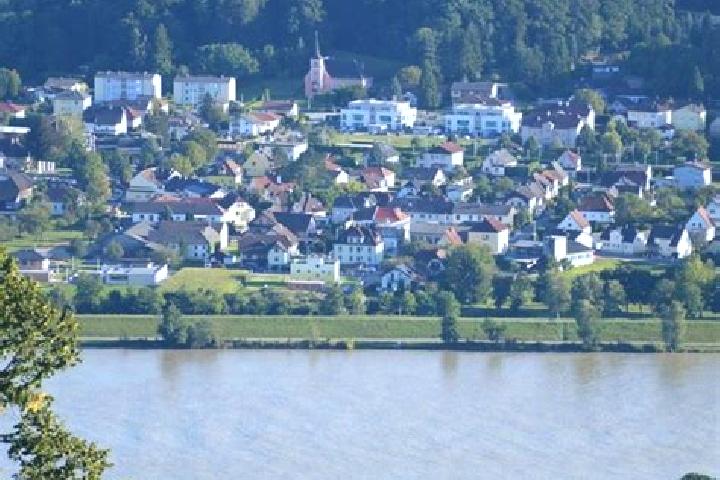 7 escort profiles in Krummnussbaum an der Donauuferbahn, Austria. Browse companions, services, rates and book online. Incall and outcall available.