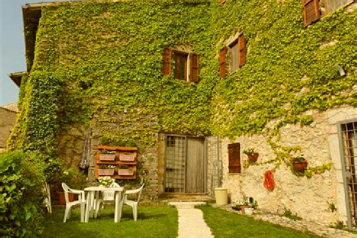 7 escort profiles in Meggiano, Italy. Browse companions, services, rates and book online. Incall and outcall available.